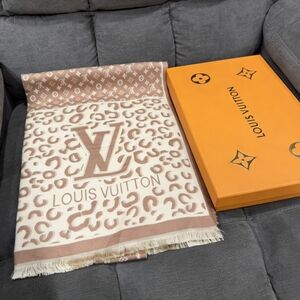 <AUTHENTIC>Louis Vuitton Scarf